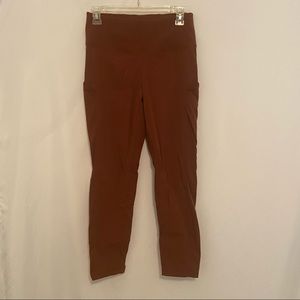 Athleta Trekkie Hybrid Crop Tight Burnt Maroon